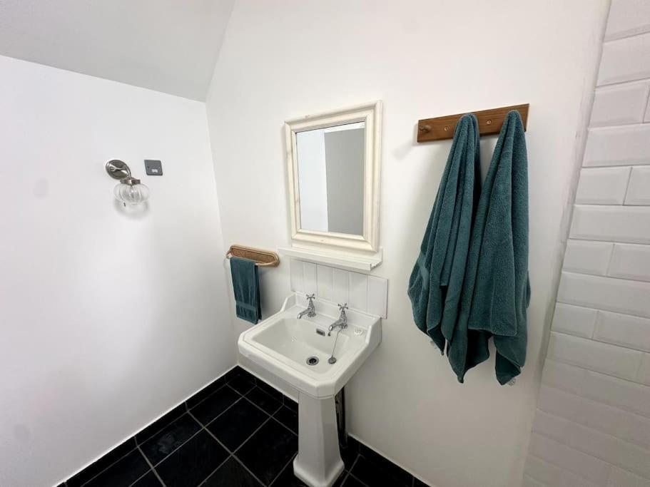 Mersea Kept Secret Apartment *
