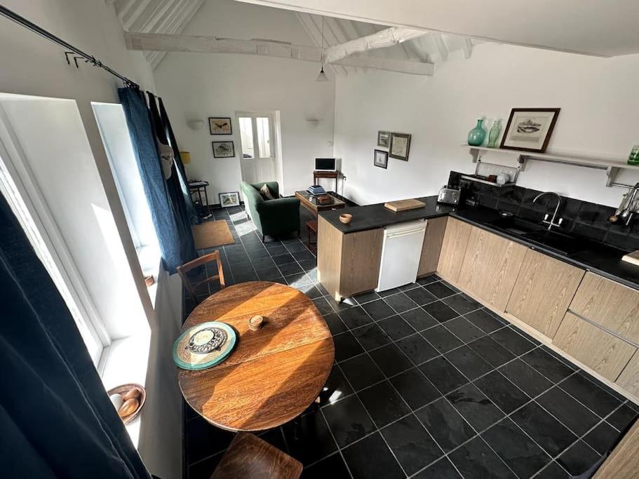 Apartment Mersea Kept Secret *